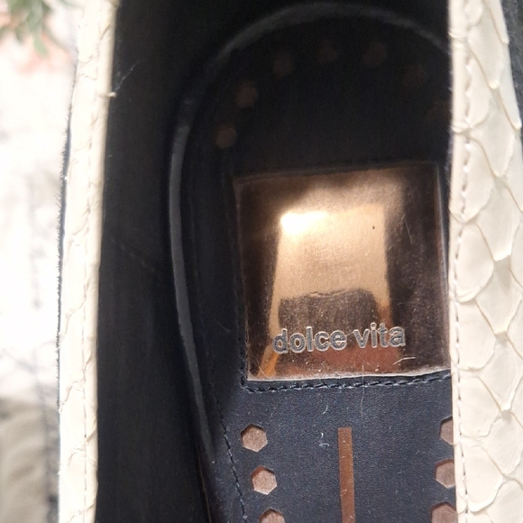 Dolce Vita Black and Cream Heels - Picture 5 of 8